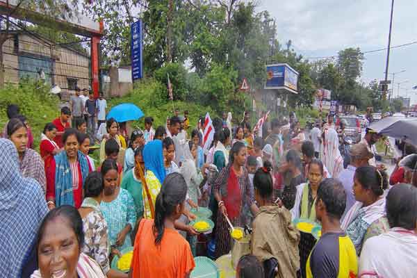 झारखंड बंद का रहा मिलाजुला असर, प्रदर्शनकारियों ने खोले सभी रास्ते