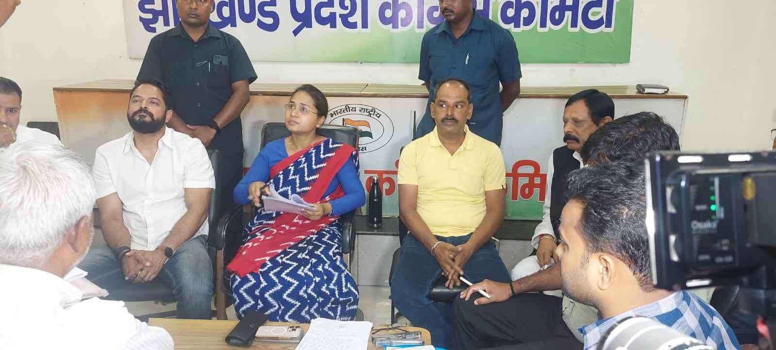 जनता दरबार में सुनी गई लोगों की समस्याएं, कृषि मंत्री ने दिए निर्देश