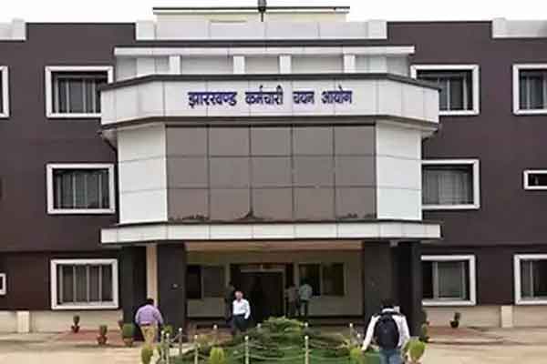 कौन है संतोष शुक्ला ? जिसके अकाउंट में शशिभूषण दीक्षित ने मंगाए JSSC CGL अभ्यर्थियों से लाखों रुपये