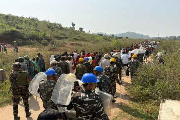 पलामू: पुलिस पर हमला करने के 3 नामजद समेत 100 से अधिक अज्ञात पर FIR दर्ज