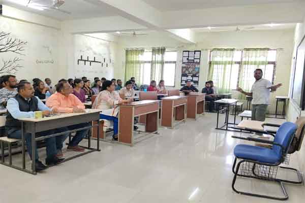 सीयूजे में “हंगरी में गौरव यात्रा और राजनीतिक गतिशीलता” पर विशेष व्याख्यान आयोजित