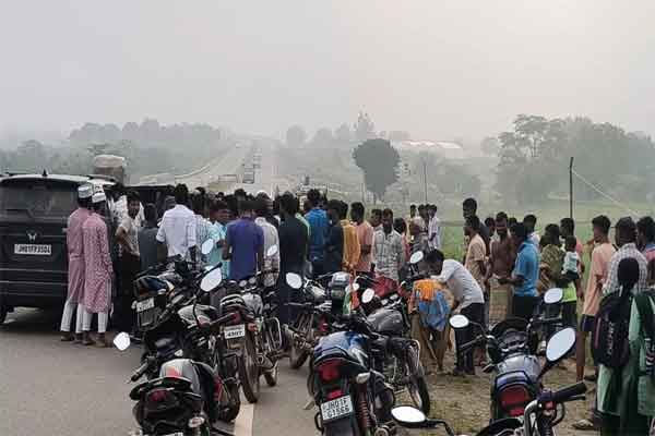 गुमला : मदरसा से भागकर घर जा रहे बच्चे की सड़क दुर्घटना में मौत