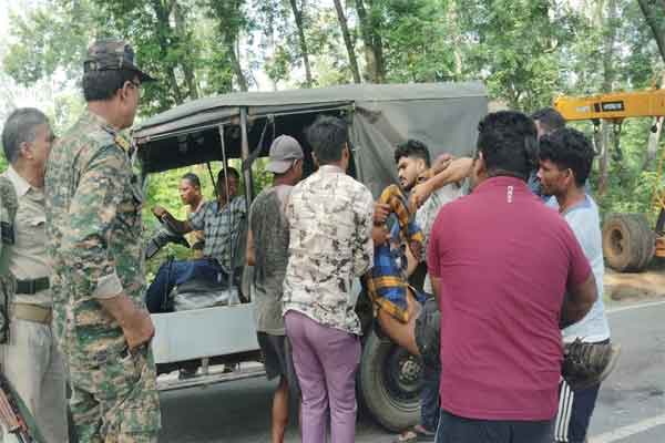 लातेहार : सड़क दुर्घटना में दो युवक गंभीर रूप से घायल, रिम्स रेफर