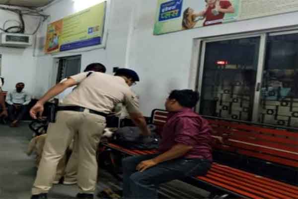 रांची रेलवे स्टेशन पर RPF की टीम ने दो नाबालिग बच्चों का किया रेस्क्यू