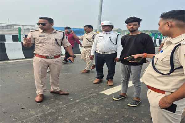 रांची: स्टंट करने वाले युवक को पुलिस ने सिरमटोली फ्लाईओवर पर कराया परेड