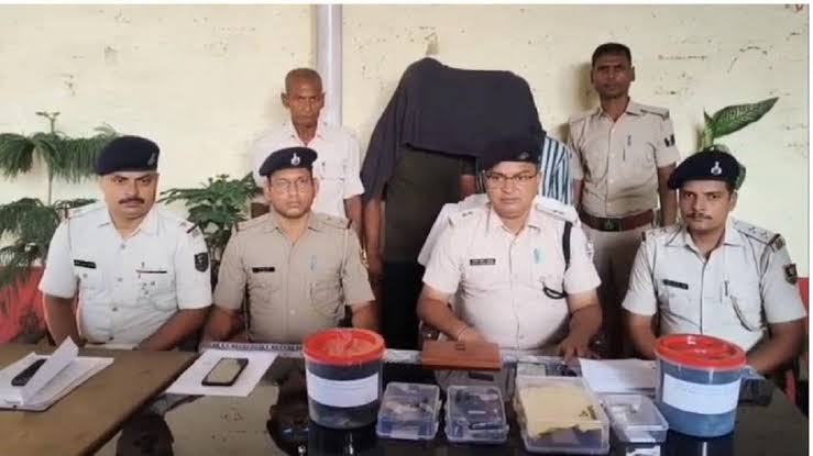 बेगूसराय :  पैसों के लालच में दोस्तों ने कर दी हत्या, दो गिरफ्तार