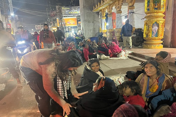 रांची: दीप विकास समिति ने जरूरतमंदों के बीच किया कंबल वितरण