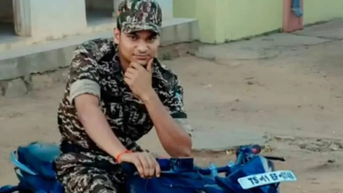 जम्मू-कश्मीर में हुए आतंकी हमले में कोडरमा के रहने वाले CRPF जवान सुजीत सिंह शहीद