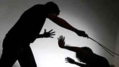 मुजफ्फरपुर में मानवता शर्मसार :  नशे में धुत बेटे ने माता-पिता को पीट-पीटकर किया अधमरा