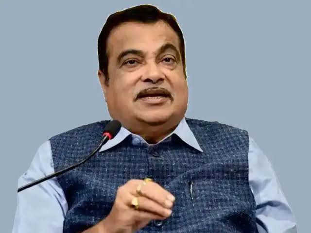 तेल में इथनॉल : पब्लिक का नुकसान, गडकरी के बेटे का फायदा!