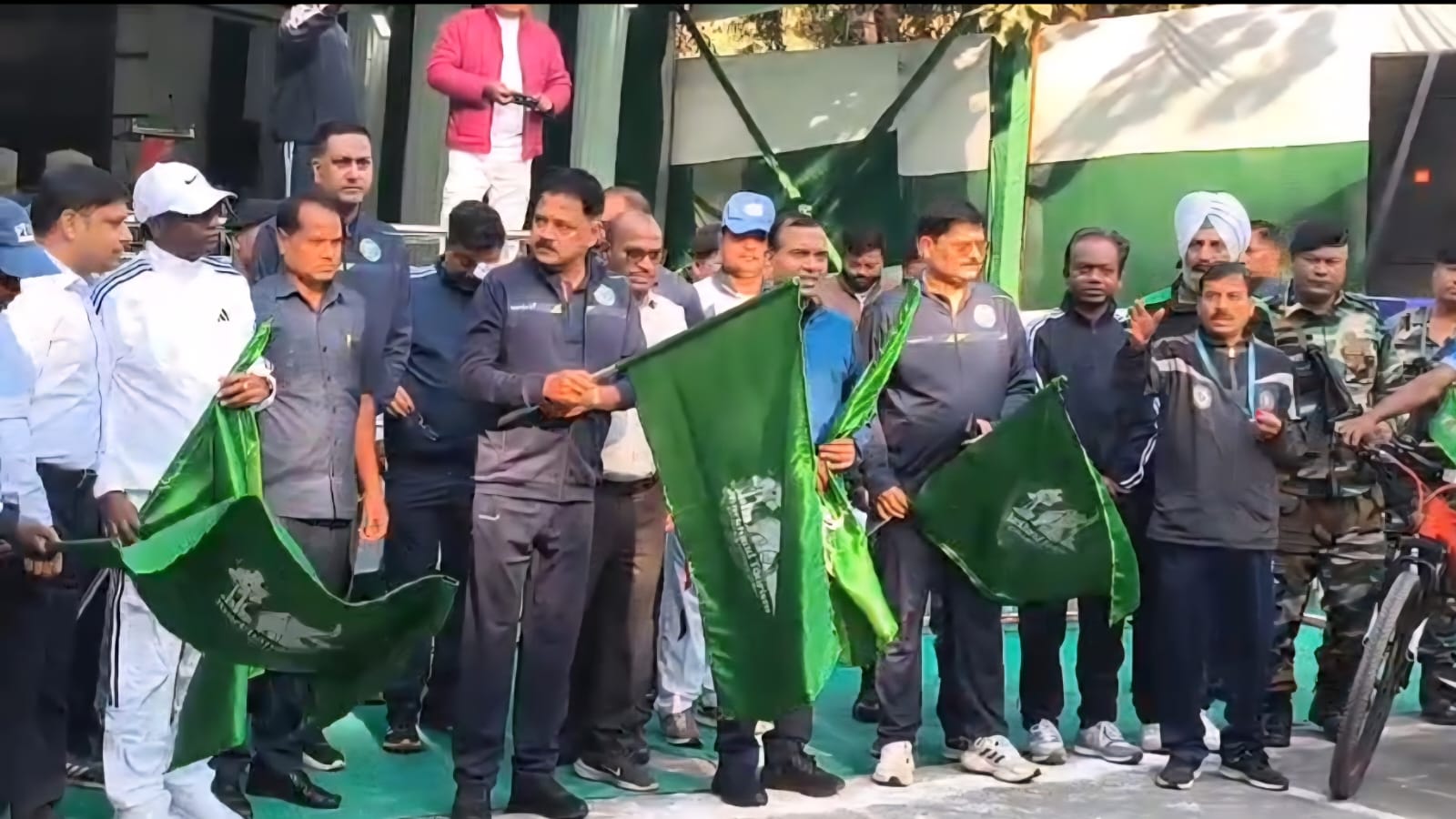 झारखंड स्थापना दिवस :  रांची से खूंटी के उलिहातु तक साइक्लोथॉन, मंत्री सुदिव्य ने दिखाई हरी झंडी