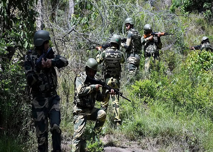 चाईबासा : पुलिस और नक्सलियों के बीच मुठभेड़, एक नक्सली ढेर, हथियार बरामद