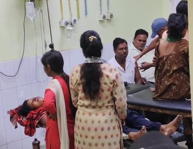 धनबाद : झरिया में अनियंत्रित होकर ऑटो पलटी, युवती गंभीर रूप घायल