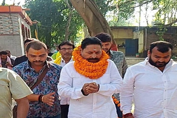 अनंत सिंह ने मोकामा सीट से भरा नामांकन, खुली जीप में रोड शो कर पहुंचे SDM ऑफिस