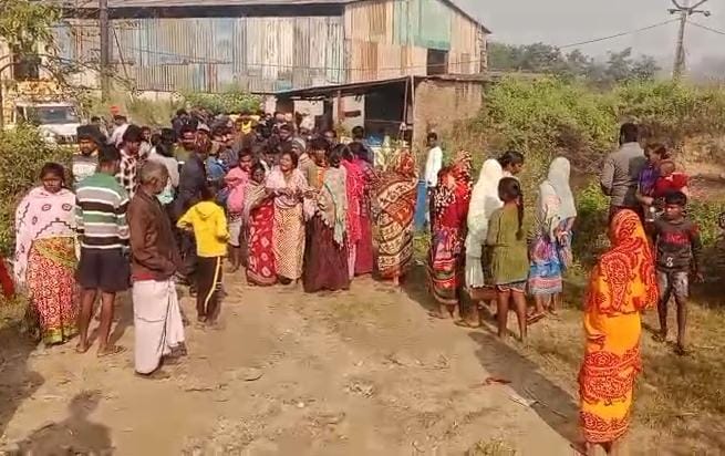 धनबाद :  गोदाम परिसर के तालाब से गार्ड का शव बरामद, जांच में जुटी पुलिस