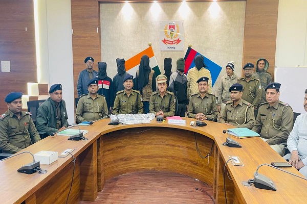 रामगढ़: कोयला कारोबारी के घर पर फायरिंग करने वाले राहुल दुबे गिरोह के 6 अपराधी गिरफ्तार