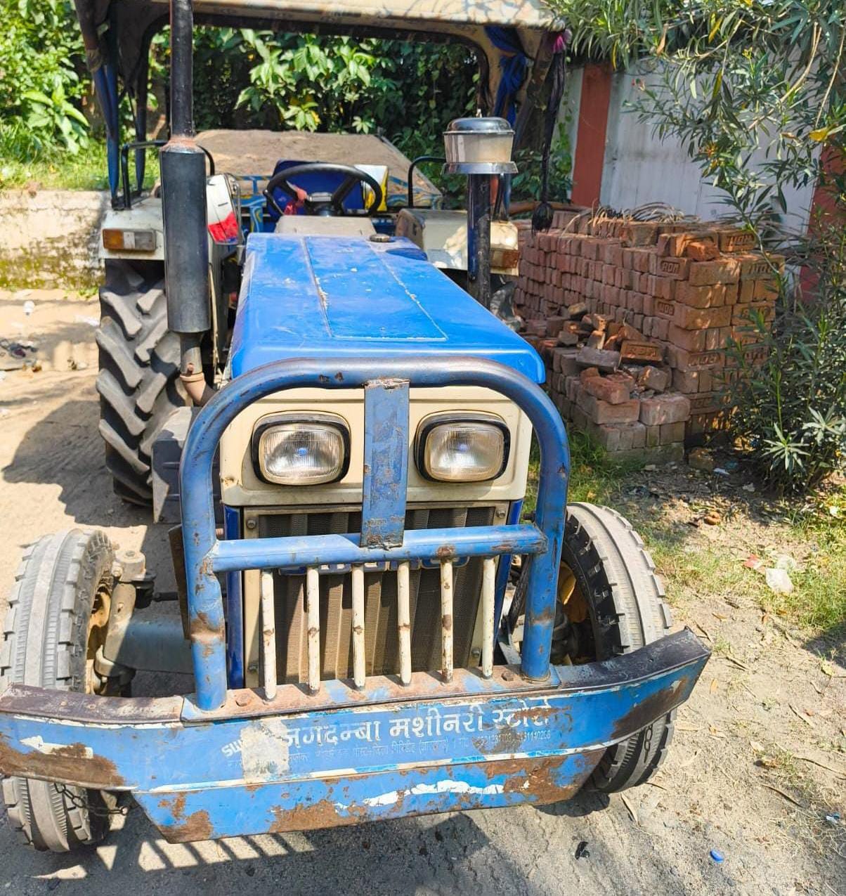 धनबाद :   खनन विभाग की कार्रवाई,  राजगंज में अवैध बालू लदा ट्रैक्टर जब्त