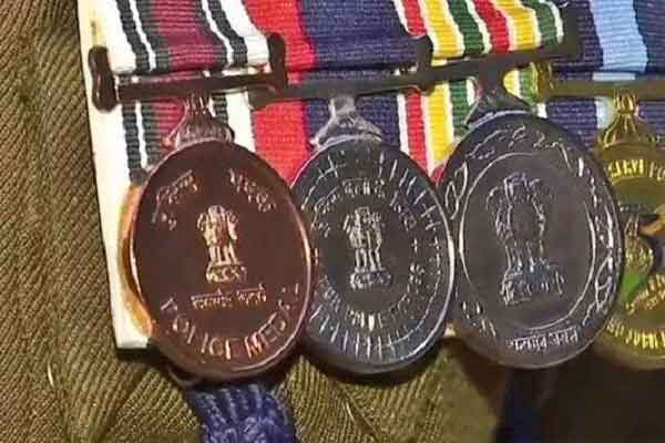 झारखंड पुलिस के एक IPS समेत 17 पुलिसकर्मियों को मिला वीरता, राष्ट्रपति और सेवा पदक