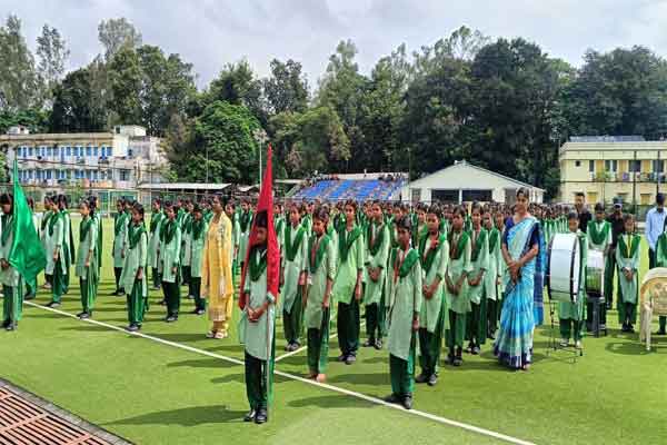 झारखंड के सरकारी विद्यालयों में दिशोम गुरु की स्मृति में मौन सभा का आयोजन