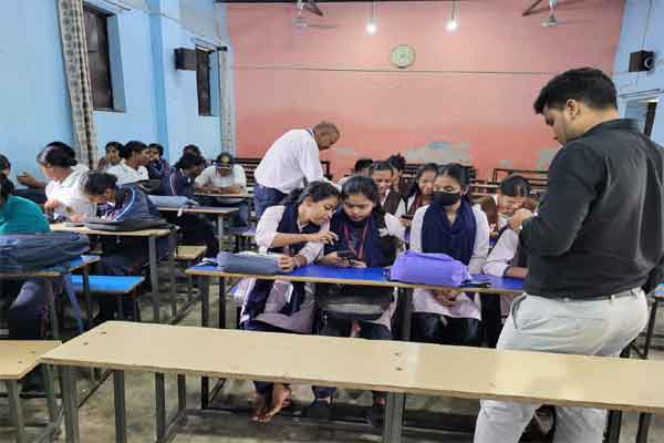 राम लखन सिंह यादव कॉलेज में महिला सशक्तिकरण पर सेमिनार का आयोजन