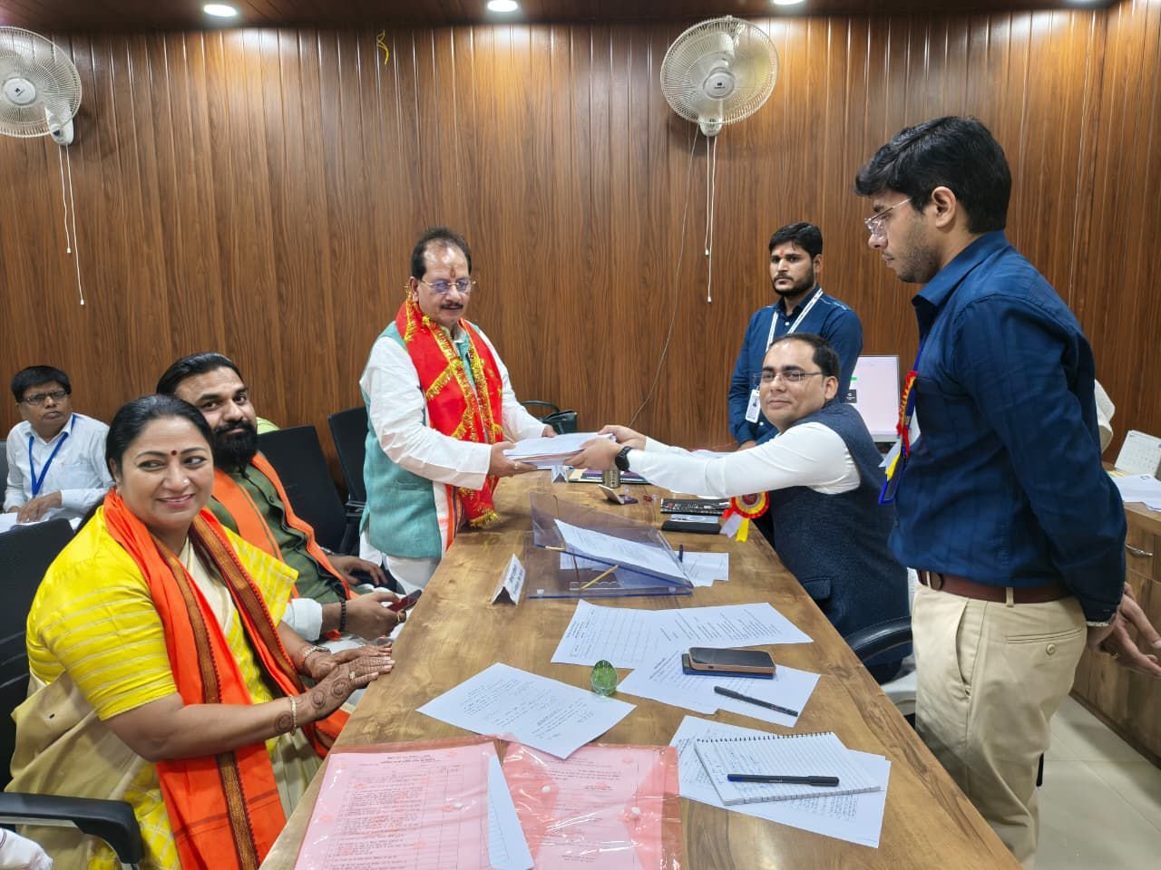 बिहार चुनाव : डिप्टी सीएम विजय सिन्हा ने लखीसराय से भरा नामांकन, रेखा गुप्ता व सम्राट चौधरी रहे मौजूद