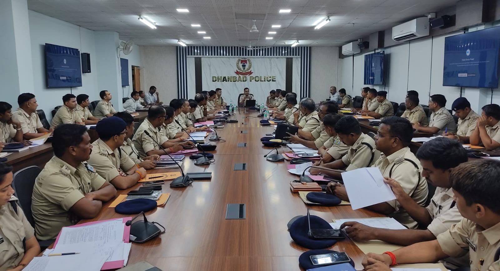 अपराध और अपराधियों पर होगी जीरो टॉलरेंस नीति लागू : धनबाद SSP