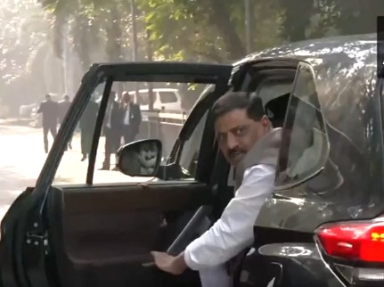 चुनावी नतीजों के बाद बिहार में सियासी हलचल तेज, नीतीश से मिलने पहुंचे संजय झा और चिराग