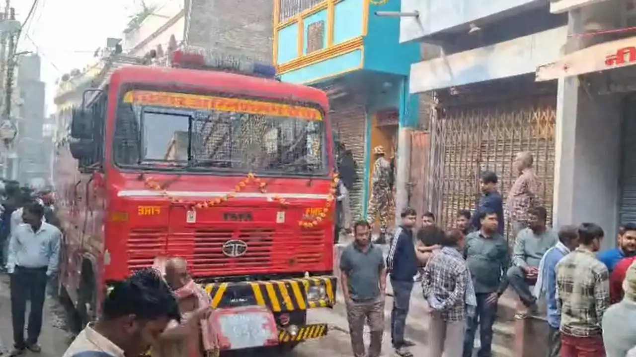 मुजफ्फरपुर : शॉर्ट सर्किट से घर में लगी आग, परिवार के 5 लोग जिंदा जले, 7 झुलसे