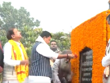 BJP के नवनियुक्त राष्ट्रीय कार्यकारी अध्यक्ष नितिन नवीन ने पिता को दी श्रद्धांजलि,  महावीर मंदिर में पूजा की