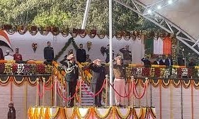 राज्यपाल ने मोरहाबादी मैदान में फहराया तिरंगा, कहा-आज झारखंड की ओर देख रही देश-दुनिया