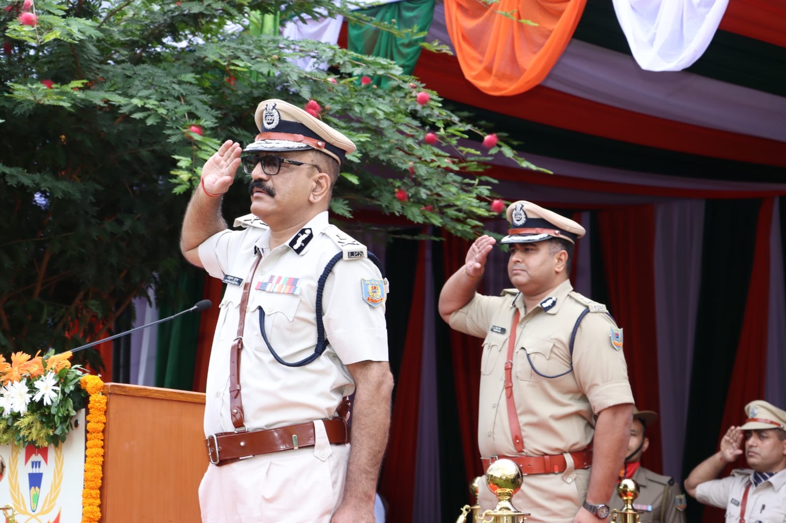 DGP ने झारखंड पुलिस मुख्यालय में फहराया तिरंगा, गिनवाई उपलब्धियां