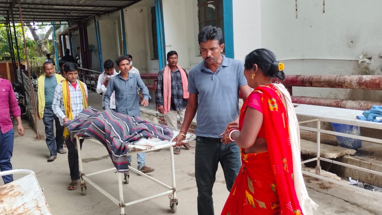 देवघर :  जसीडीह में युवक की गला रेत कर हत्या