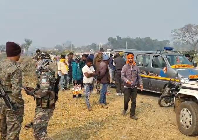 धनबाद :  भंवरदाहा बाका पुल के नीचे युवक का शव बरामद, जांच में जुटी पुलिस