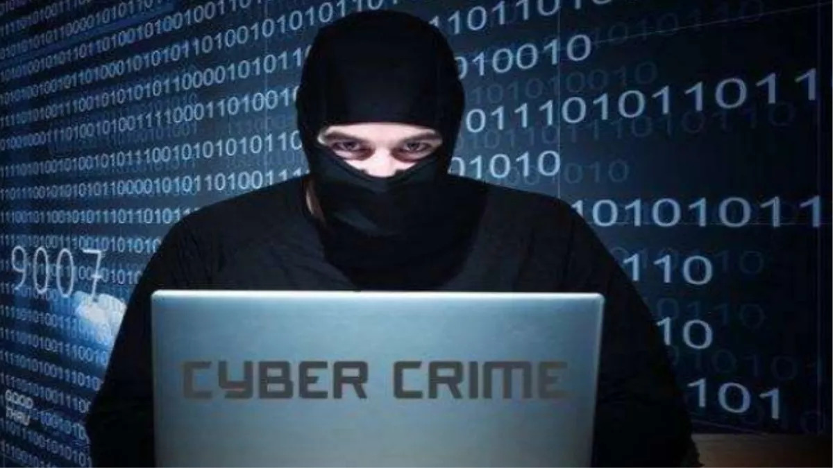 मुजफ्फरपुर :   साइबर ठगों की नई चाल, डीएम के नाम से फर्जी व्हाट्सएप अकाउंट बनाया