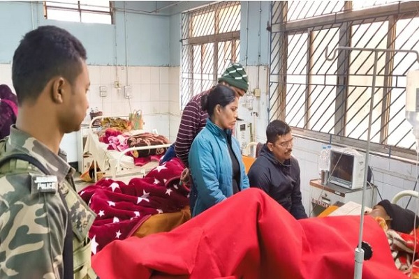 दुमका: मेला से लौट रहे किशोर-किशोरी पर चाकू से हमला, एक की मौत