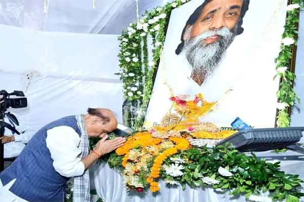 दिशोम गुरु के श्राद्ध भोज में राजनाथ सिंह, रेवंत रेड्डी बाबा रामदेव समेत कई दिग्गज हस्तियां पहुंचे