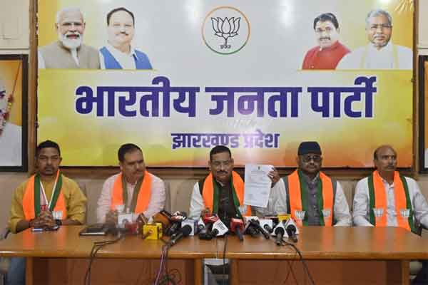 पत्थर माफिया ने कराई सूर्या हांसदा की हत्या :  दीपक प्रकाश