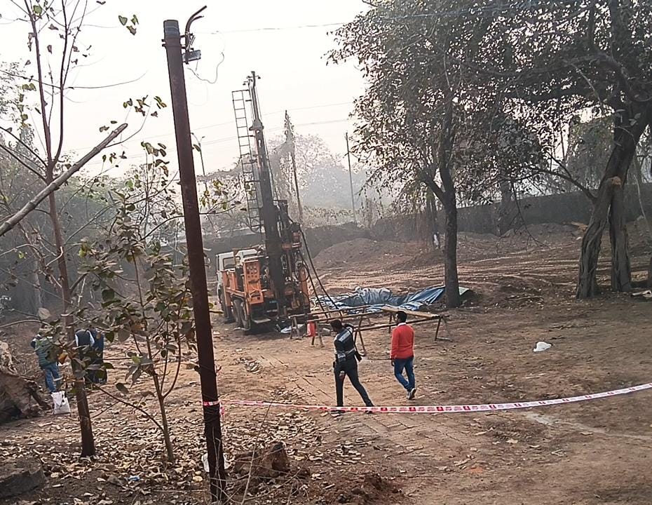 केंदुआडीह गैस रिसाव :   बोरहोल ड्रिलिंग का काम दूसरे दिन भी जारी, 20 मीटर बोरिंग का है लक्ष्य
