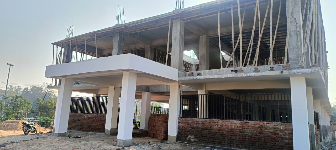 पलामू :  आधुनिक स्ट्रीट वेंडर जोन का निर्माण अंतिम चरण में, 200 वेंडरों को मिलेगा व्यवस्थित स्थान