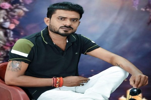 गिरिडीह :  ट्रेलर के धक्के से बाइक सवार युवक की मौत, आक्रोशितों ने सड़क जाम की