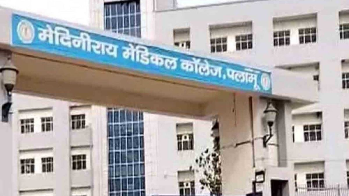 MMCH के MBBS 2022 बैच के 30 छात्र फेल, यूनिवर्सिटी पर लापरवाही का आरोप