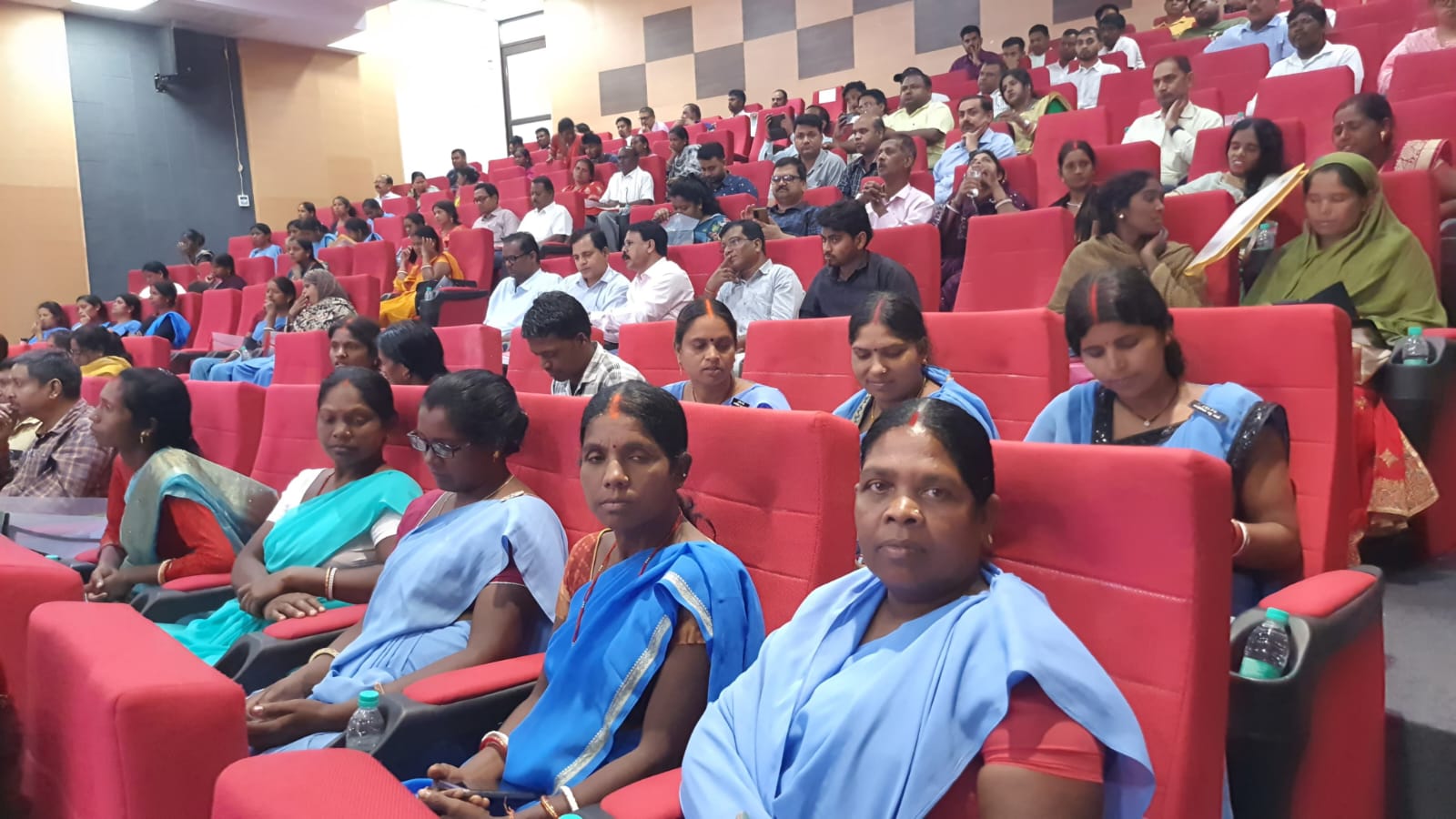 गांव की महिलाओं को आत्मनिर्भर बनाने की पहल, रांची में पशुपालन पर कार्यशाला