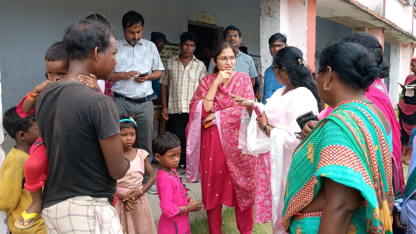 जादूगोड़ा : सबर परिवारों के लिए लगा शिविर, अव्यवस्था से जूझे लोग, निराश लौटे