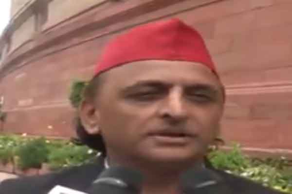 राधाकृष्णन को उपराष्ट्रपति पद का उम्मीदवार बनाए जाने पर सियासी सरगर्मी तेज