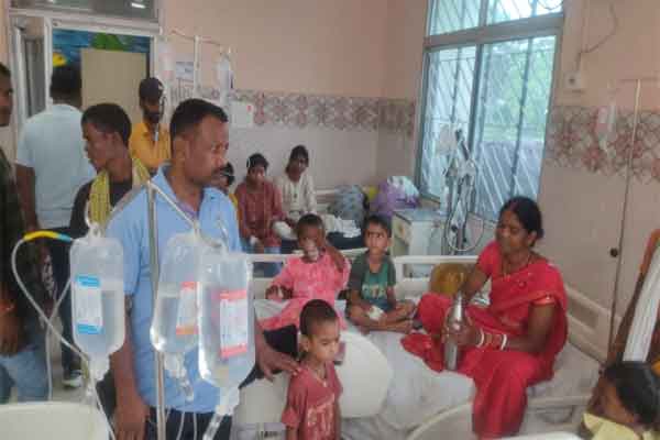 लातेहार :  जतरा मेले में चाऊमीन खाने से कई बच्चे बीमार