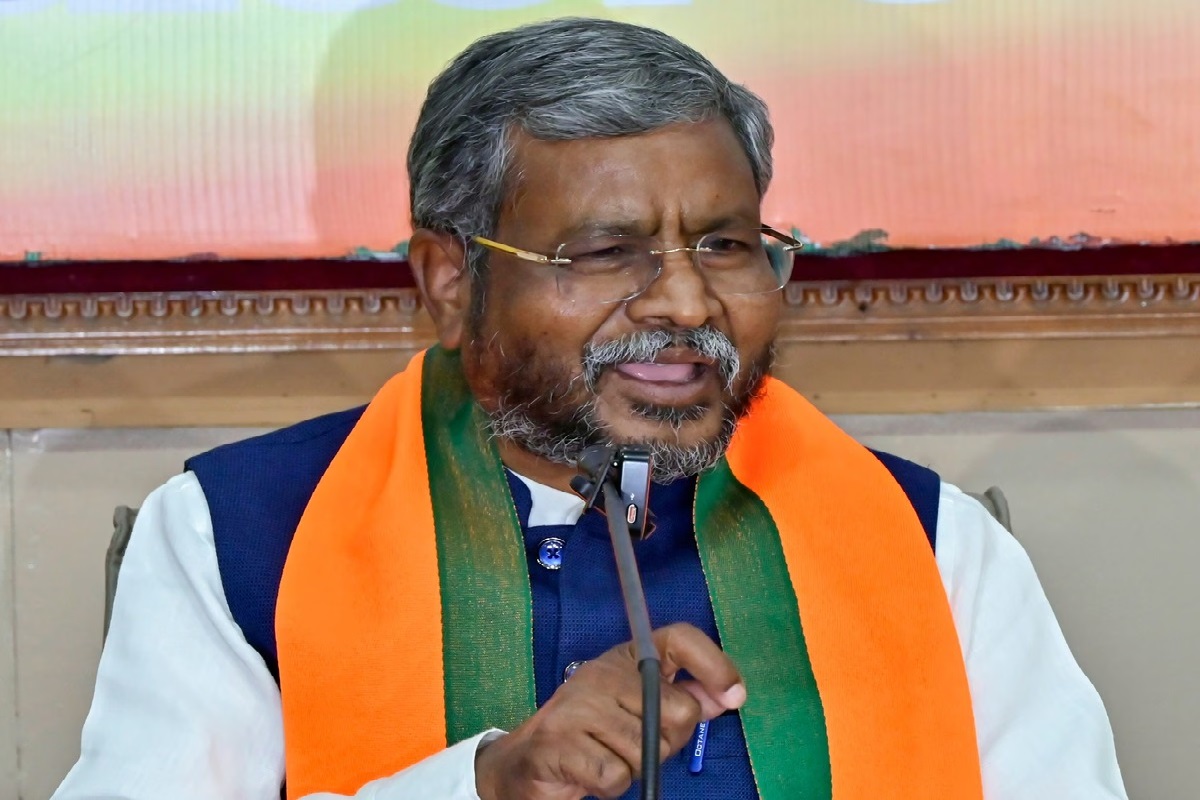 आखिर क्या मजबूरी थी कि IT जांच में फंसे ‘लखपति क्लर्क’ को फिर से DMFT में पदस्थापित किया गया : बाबूलाल