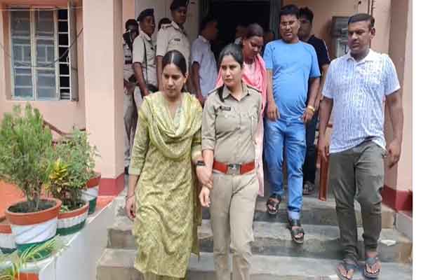 समस्तीपुर :  महिला थाना प्रभारी 20 हजार रिश्वत लेते गिरफ्तार, विजिलेंस ने चालक को भी दबोचा