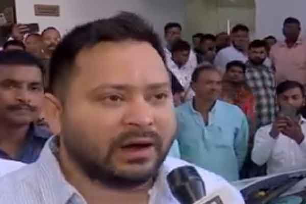 गया जी में EC पर बरसे तेजस्वी, कहा– ज्ञानेश कुमार ने BJP की सदस्यता ली है, तो बताने में शर्म कैसी