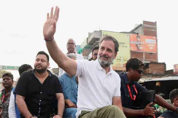 तेज प्रताप ने तेजस्वी-राहुल पर बोला हमला, कहा-यात्रा लोकतंत्र बचाने के लिए है या कमजोर करने के लिए