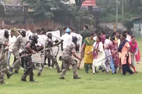 धनबाद :   दुर्गा पूजा से पहले पुलिस अलर्ट,  मॉक ड्रिल कर परखी सुरक्षा तैयारियां